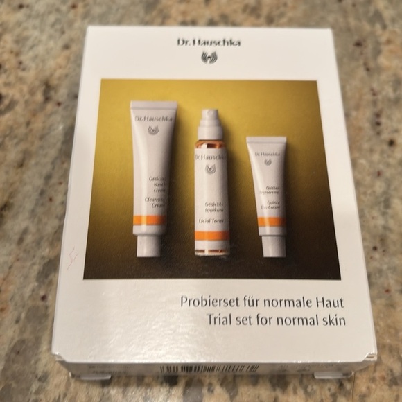 Skincare Trial Set for Normal Skin - White and Orange - Picture 3 of 6